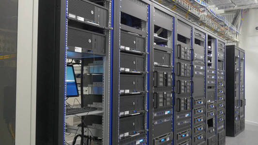 3d 渲染的服务器进行数据存储、 处理和分析